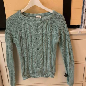  - Superfin stickad tröja från Cubus i storlek xs ! Säljes då den tyvärr blivit för liten, älskar denna, superskön! 