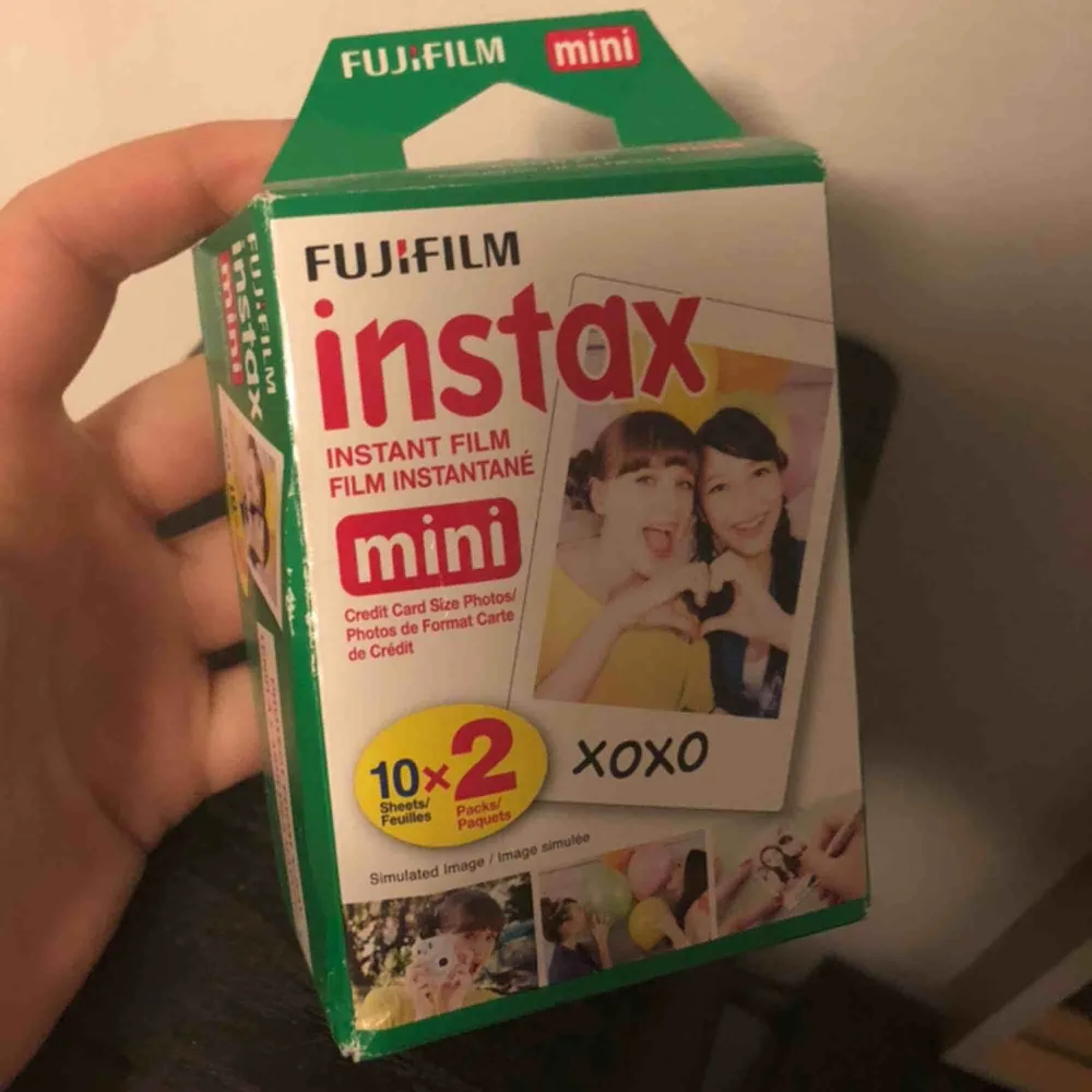 Jag säljer films för instax Polaroid kamera. Endast 10 st films i denna förpackning. 10st films kostar vanligtvis 129kr men dessa får du för 65kr😊. Accessoarer.