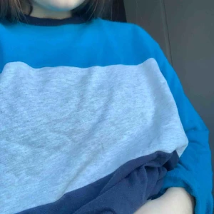  - Mysig tröja i fina färger 