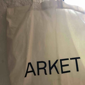  - Tygkasse från ARKET fint skick! 