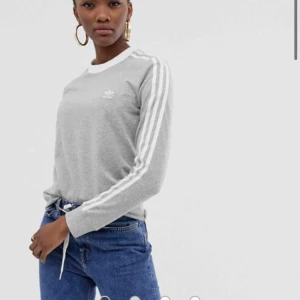  - Adidas tröja i ny skick 