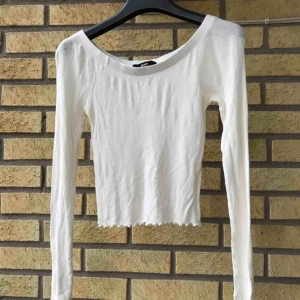  - Söt vit tröja från Bik bok!