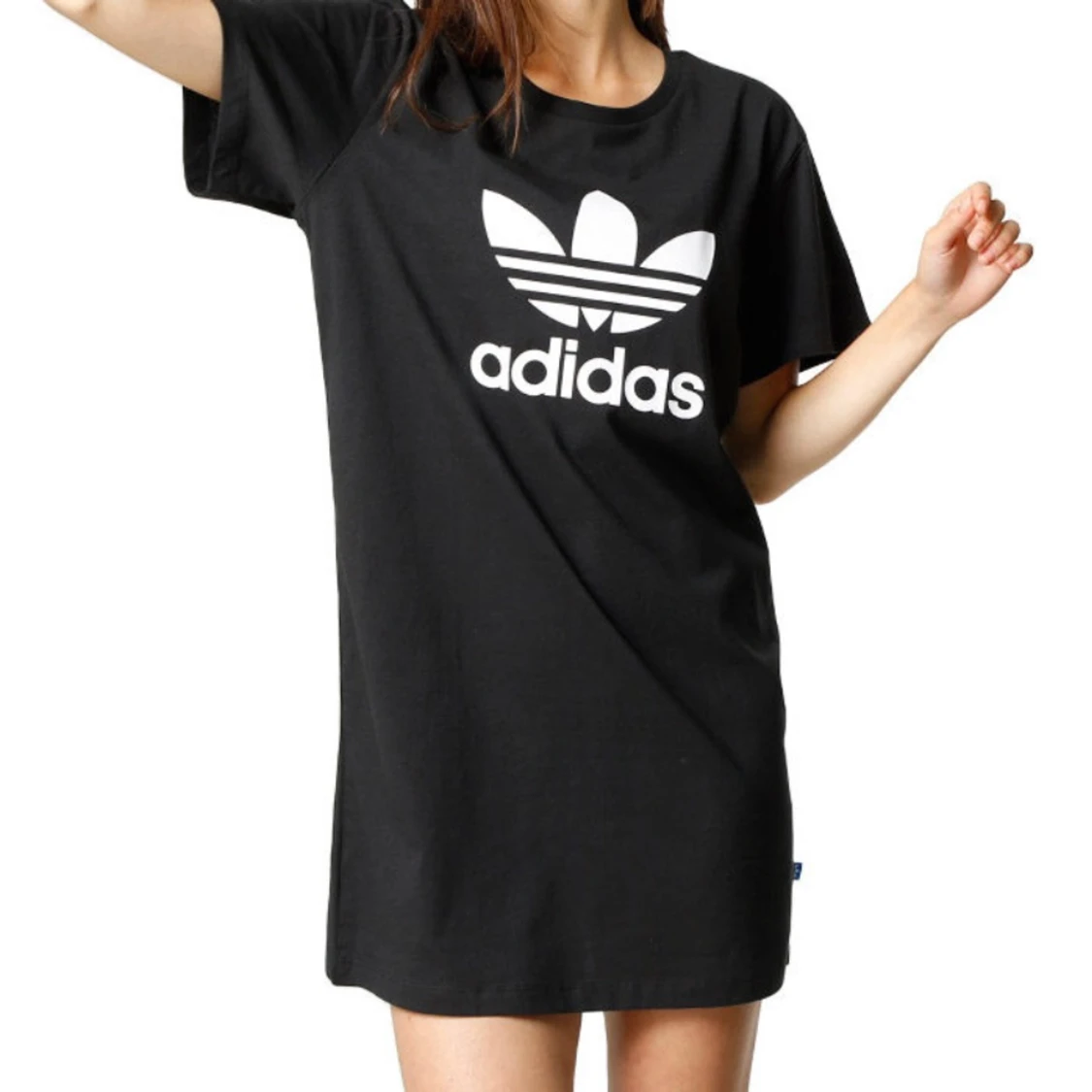 Adidas T-shirtklänning storlek M.  - 90
