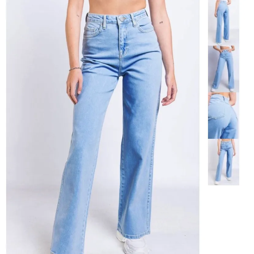 Köpta för 600 kr och i en för stor storlek. Därför är de knappt använde men har ändå en smutsfläck längst ner på ena byxbenet vilket gör att jag säljer de lågt. Modellen bär 36 och jag 38. Pris kan diskuteras. Frakt tillkommer.. Jeans & Byxor.