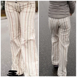 Vida byxor - Vida byxor med ränder, storlek 38, men passar mig som brukar ha S/36. Behöver strykas. 