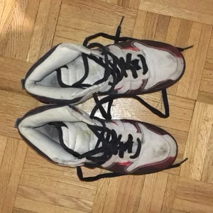 Nike Melvins - Äkta Nike Melvins i använt skick. Kom med prisförslag