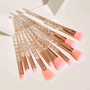 M - Har inte använd och de fins OLIKA färger och snuga.💙