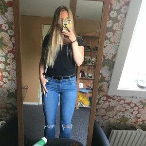 Jeans - Använda. Frakt tillkommer 