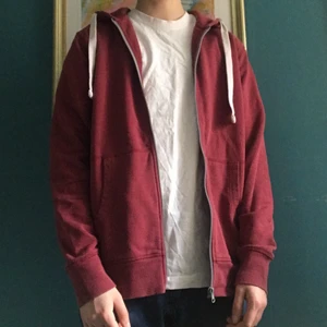 Park Lane ziphoodie - Väldigt mysig och bekvämlig. Super fin färg och enkel att matcha till vitt, svart och grått. Köp nu 😊