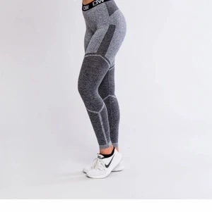 ICIW träningsbyxor - Nypris: 499kr                                                           Säljer pga använder dem inte längre.