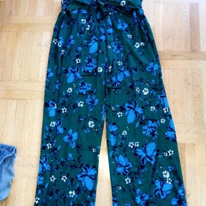 Byxor - Frakt tillkommer ❤️