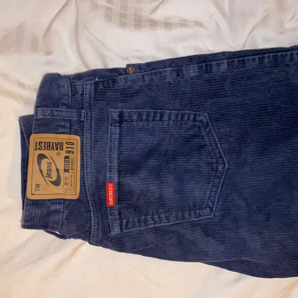 Fina manchester byxor från Humana. Jeans & Byxor.