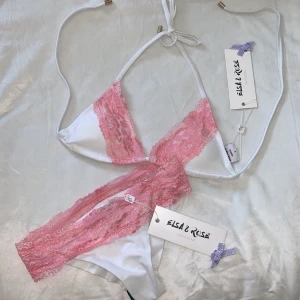 Bikini strl S - Superfin bikini från Elsa & Rose. Aldrig använd, säljer pga för liten storlek. Storlek S. Nypris 300kr, säljer för 120kr. Köpare står för frakt. 
