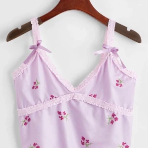 Topp - Finaste toppen från shein!! Exakt som på bild😍. Råkade beställa två för att jag är dum, så säljer ena