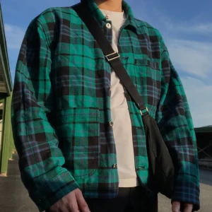 Polar skate Jacka - rutig jacka från Polar skate co! Knappt använd! Storlek L 👽