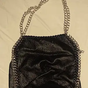 Kejde väska från tiamio (köpt på scorett) 💜 Nypris - 550kr 