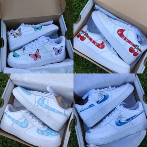 Custom Nike air force 1 🤩 - Jag har gjort alla skor på bilderna. Går även att få andra designer. Priset för designen varierar mellan 300-600 kr och kostnad för skor tillkommer beroende på storlek. Beställ ett par här eller på instagram, StainsCustoms. 🦋🍒👊🏻