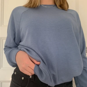 Hm sweatshirt  - Mysig tröja från hm i strl S. Luftigt material som passar bra nu till sommaren💞 100+frakt✨