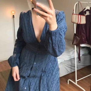  - Oanvänd klänning från Na-Kd i strl 34, säljes på grund av för liten storlek✨