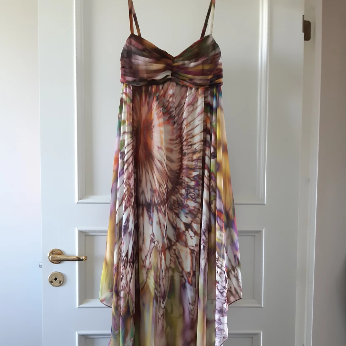 Långklänning med reglerbara band