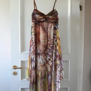 Långklänning med reglerbara band  - Som ny, har endast använt 2 ggr!