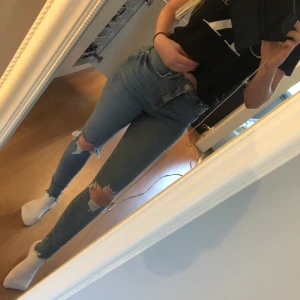 Jeans  - Snygga curvejeans från Gina tricot, använd endast 2 gånger. Storlek 34.