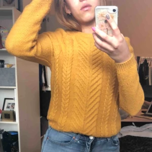  - Stickad tjocktröja från berska, så bekväm och snygg! 