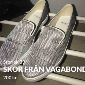  - Splitter nya snygga skor från Vagabond! Helt oanvända, storlek 39! Nypris 1000kr, säljer pga för stor storlek Kan mötas upp vid Uddevalla eller posta, köparen står för frakten!