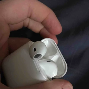  - Bluetooth hörlurar väldigt bra ljudkvalite knappt använda