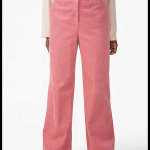  - Rosa Manchester byxor 💖 storlek 40  