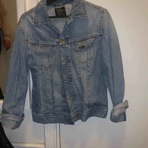  - Jätte fin jeans jacka från Lee. 