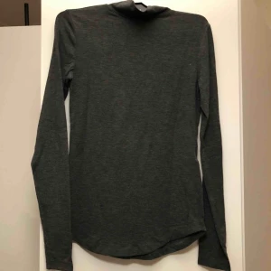  - Polo tröja från Gina Tricot 