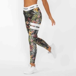  - Säljer dessa jättesnygga träningsbyxor från Stronger med ”djungeltema”. Frakt tillkommer.