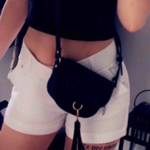  - Axelbands väska 💼 fint skick! Köparen står för frakt 