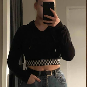  - Skit snygg tröja som jag tyvärr tröttnat på😌