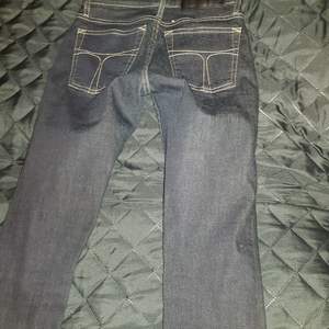 Säljer ett par tiger jeans som ny endast prövade. Storlek 26/34. Frakt tillkommer.