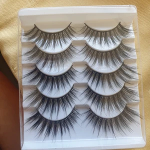 lösögonfransar  - Lösögonfransar 5 par. Sitter jättebra och mjuka. Frakt 11kr