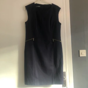 Atmosphere dress stl 38 - Fin blå klänning