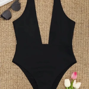 ZAFUL baddräkt - Svart helt oanvänd zaful baddräkt. Den är i storlek L men är mer storlek M.