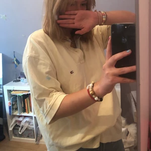 Tommy Hilfiger Piké  - Säljer en piké från Tommy Hilfiger, använd 1 gång. Säljer pga för stor <3