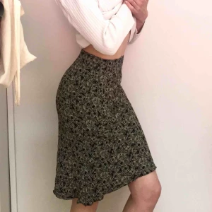  - Mjuk sval kjol. Så skön!