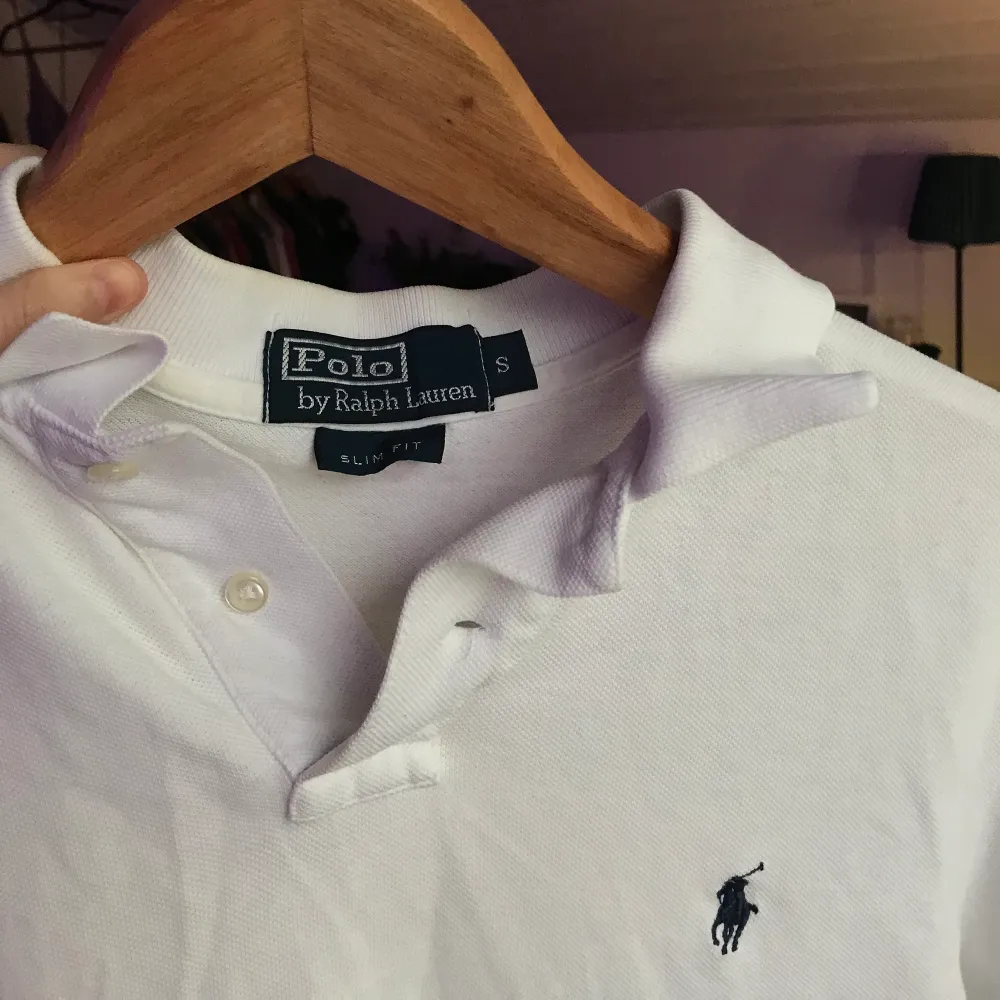 En superfin Polo Ralph Lauren tröja, riktigt trendig nu. Knappt använd & lite oversized💕. Toppar.