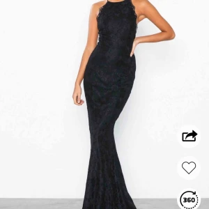  - Säljer min gamla balklänning som endast är använd en gång. Den är sååå fin och jag var väldigt nöjd. 💕💕