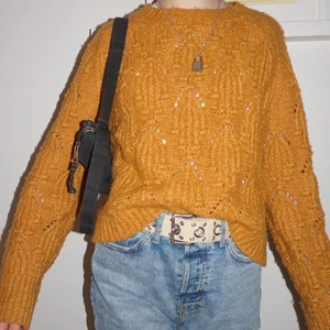 Stickat - Stickad tröja från Zara, använd ett fåtal gånger, storlek S. Jag står för frakten.