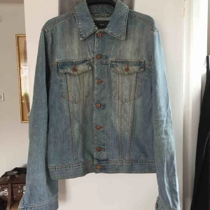 - Filippa K jeansjacka i fint skick!  Storlek XS. I regel har jag Small så borde passa på dig med om du har small