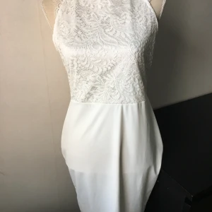 Dennis maglic  - Klänning från Dennis maglic i storlek M säljes. Frakt tillkommer om den ska skickas.