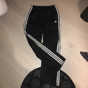 Adidas byxor - Storlek S, bra skick 🌸