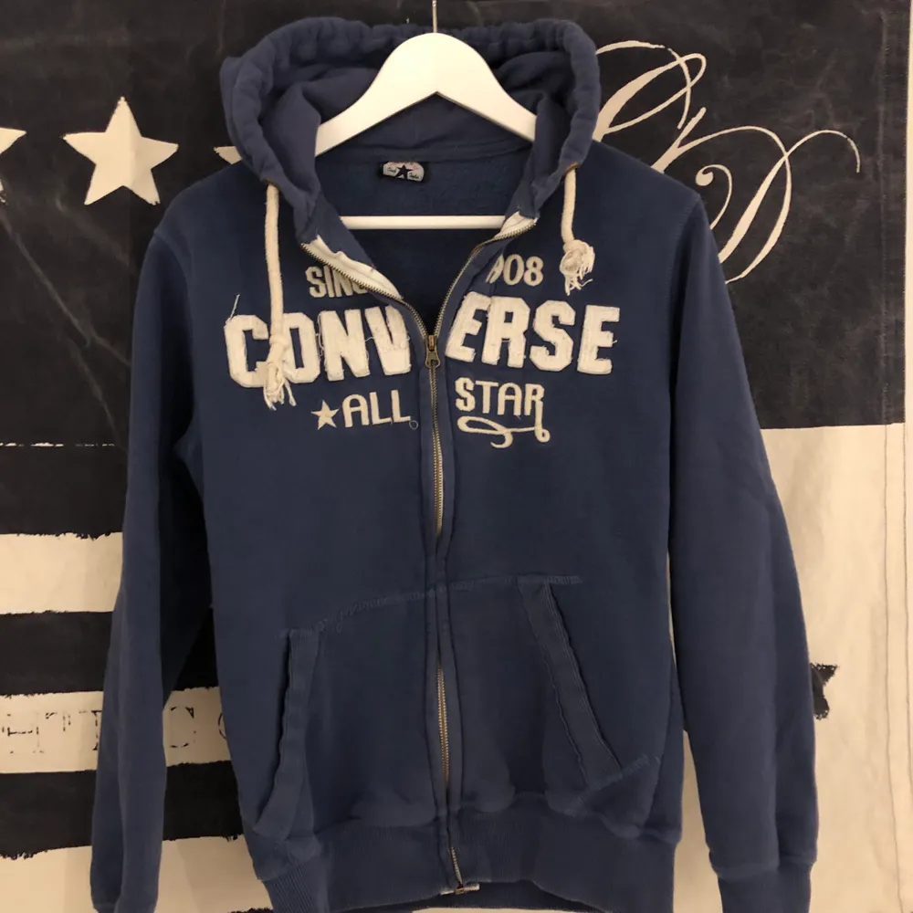 Converse hoodie, frakt 66kr. Hoodies.