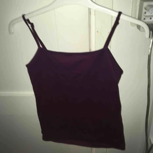  - Lila linne från bikbok, bra skick och väldigt enkel. Köpare står för frakt!