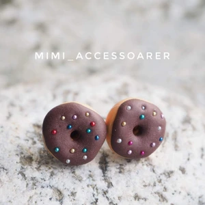 Handgjorda örhängen  - handgjorda örhängen (frakt15kr)